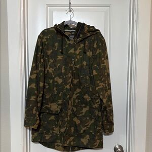 Women’s Camouflage Hooded Jacket